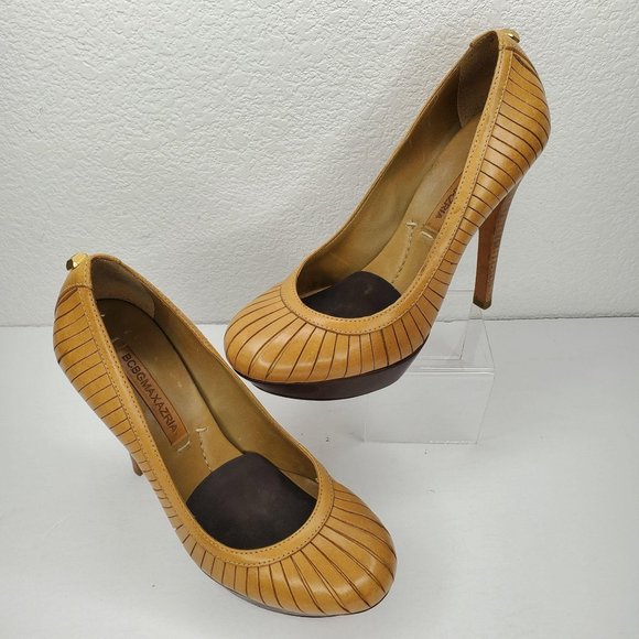 BCBG Maxazaria Tan Leather Heels EUC - Picture 2 of 16